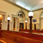 File:The interior waiting room of Amtrak's Peachtree station in ...