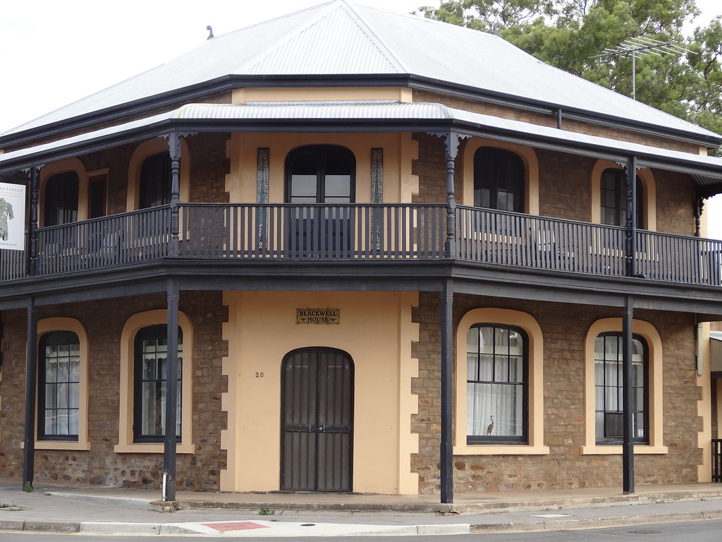 Blackwell House Strathalbyn 1869. Double sash windows with curved tops. In 1912 a butcher purchased it and named it Blackwell House and operated a butcher shop from here.