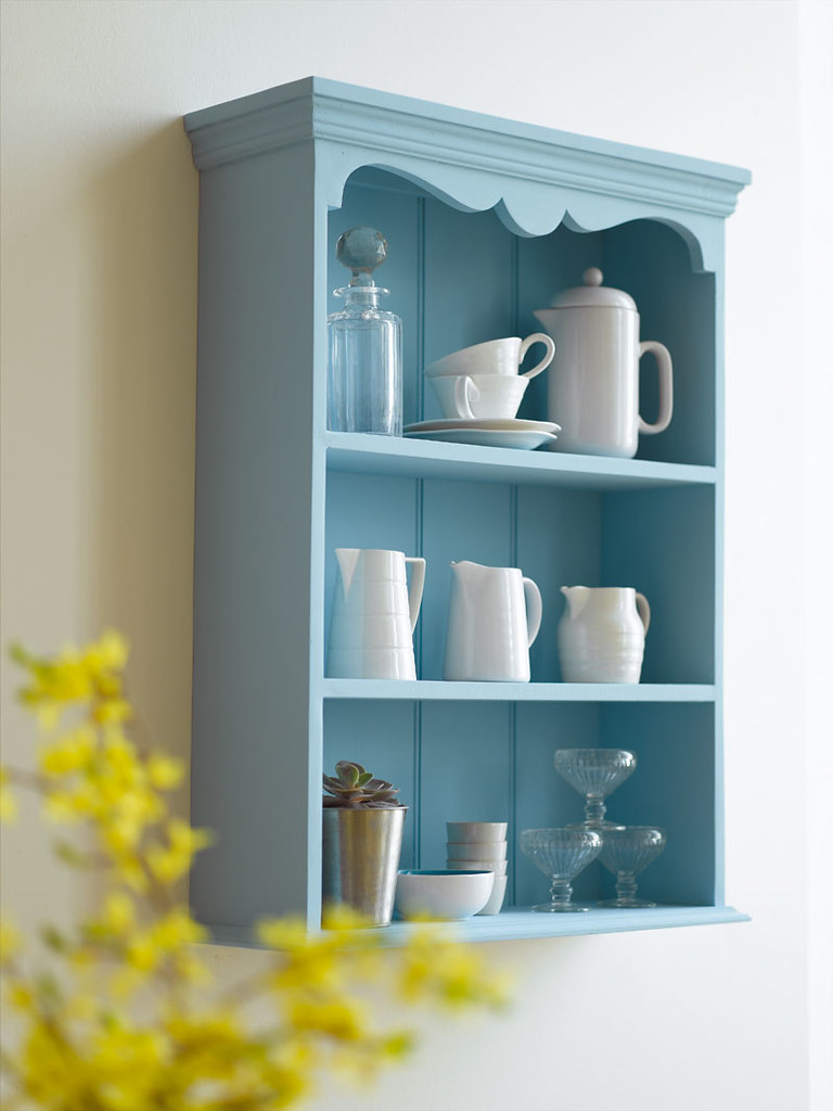 Painted kitchen shelves