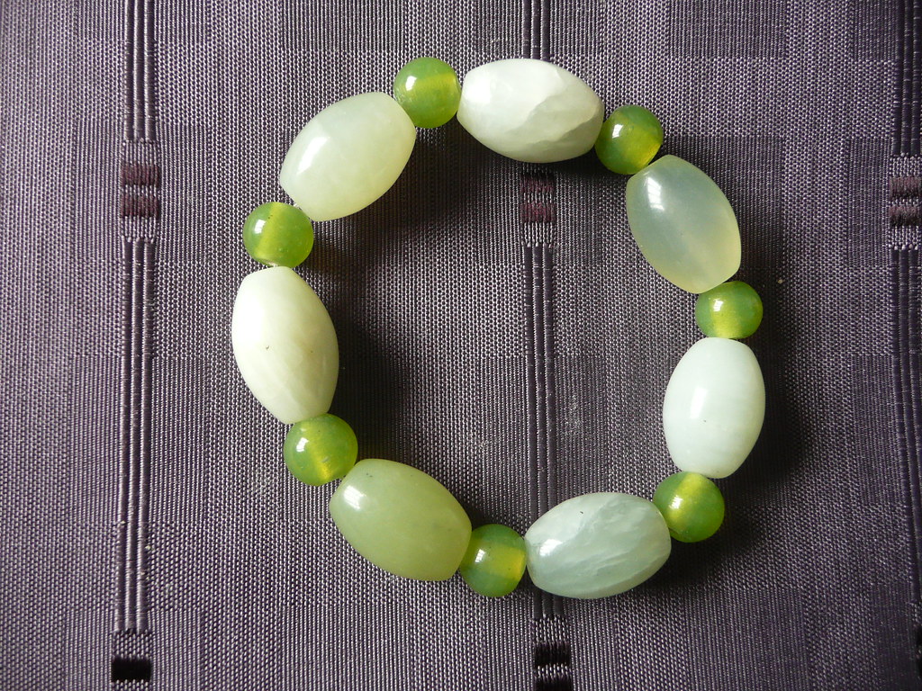 Jade-bracelet-grape green