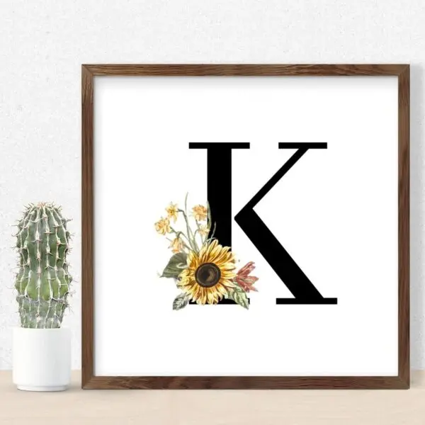 Monogram Decoration With Sunflower Motif: A Rustic Touch To Your Eco-Friendly Home