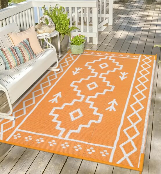 Uphome Waterproof Reversible Foldable Backyard Rug: Versatile Elegance for Your Home Decor