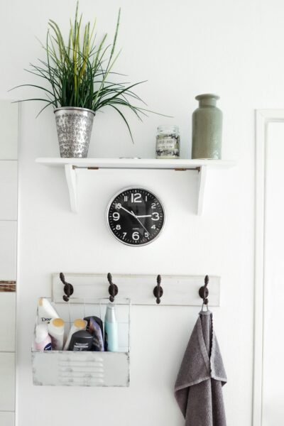 Round White Analog Clock