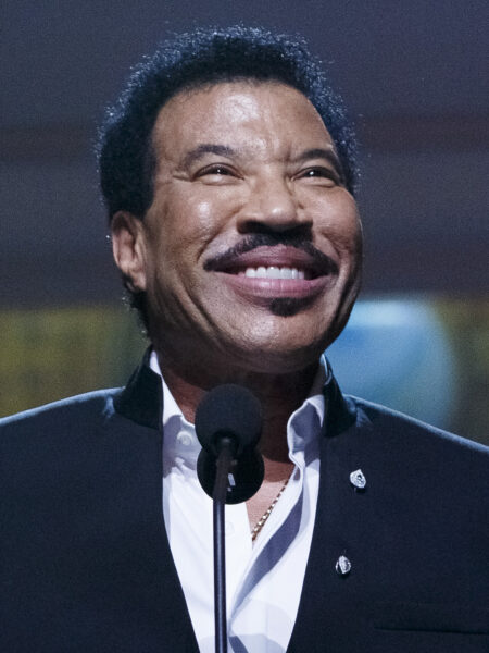 Lionel Richie 2022 (51930307118) (cropped)