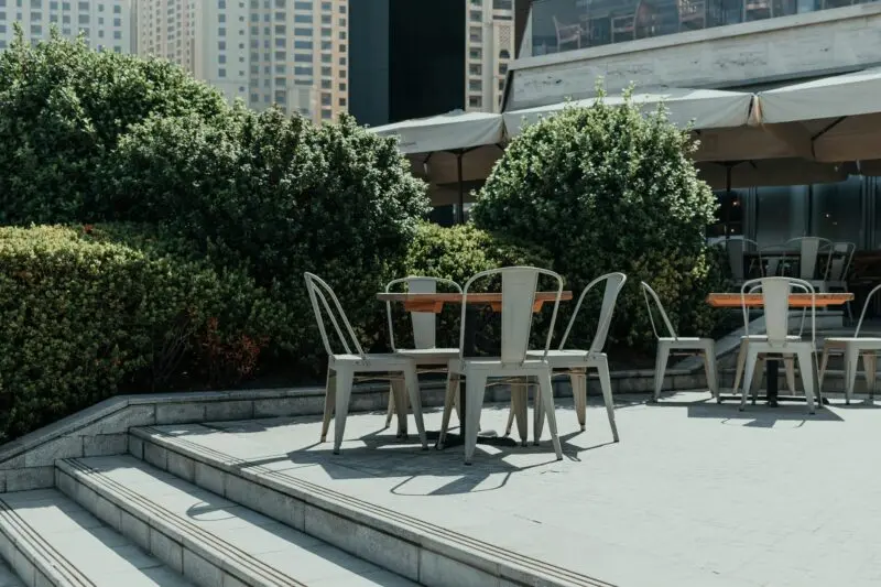A bunch of chairs that are sitting on some steps