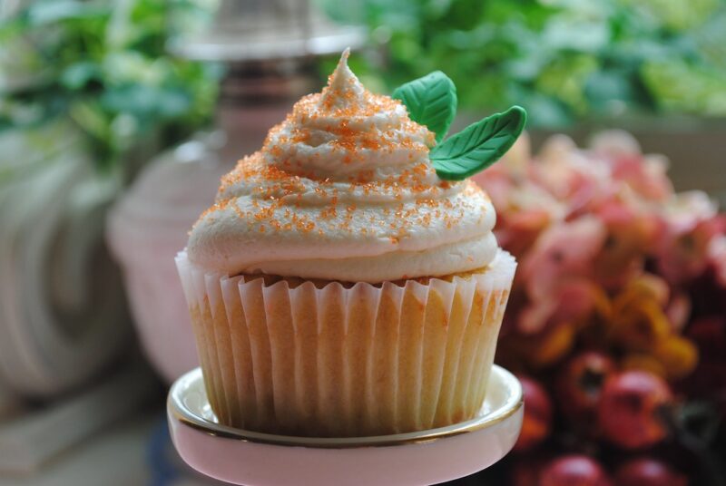 Peaches & Cream Cupcakes