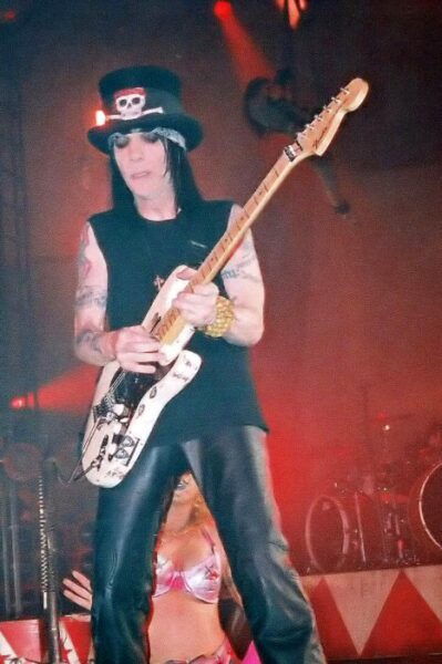 Mick Mars 2005