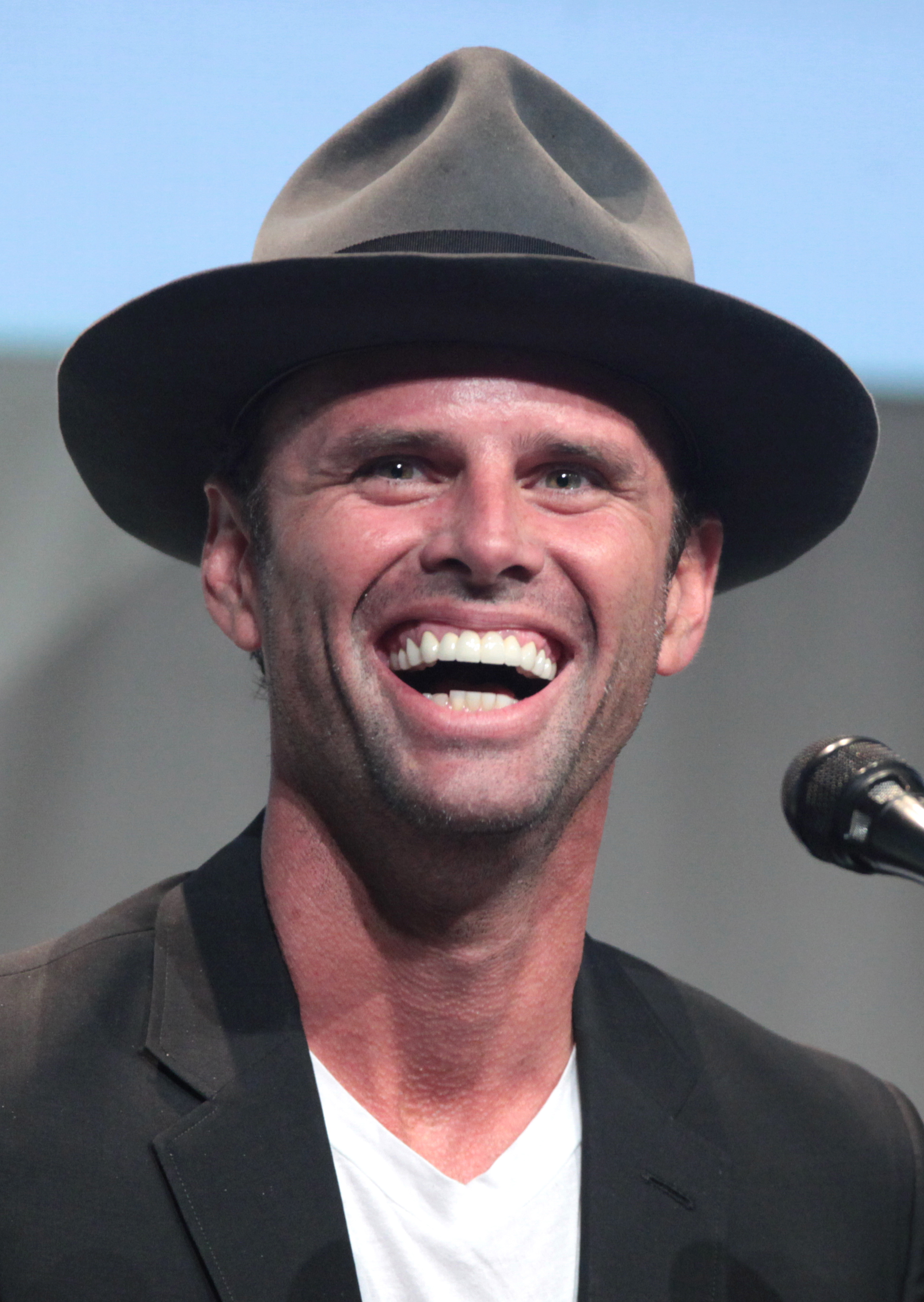 Walton Goggins by Gage Skidmore - Actor and Net Worth