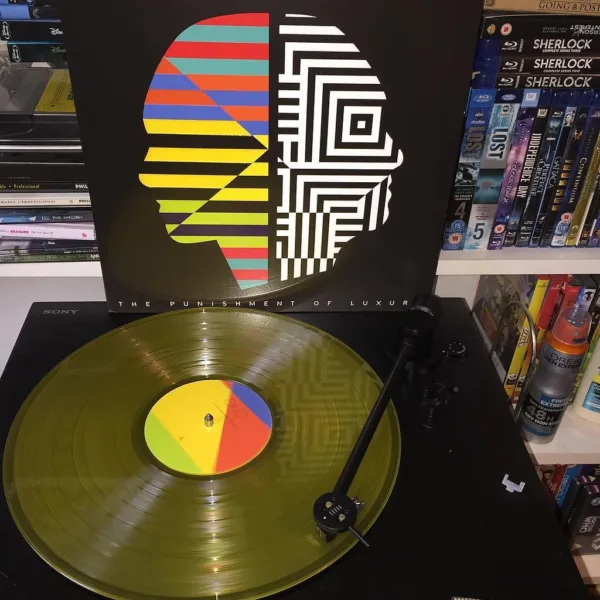 It’s a vinyl type evening today: OMD - A Punishment of Luxury #vinyl #omd #punishmentofluxury #orchestralmanoeuvresinthedark #yellowvinyl #music #recordplayer