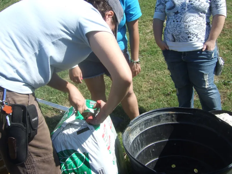 peat / sand soil mix --mixture that sinks