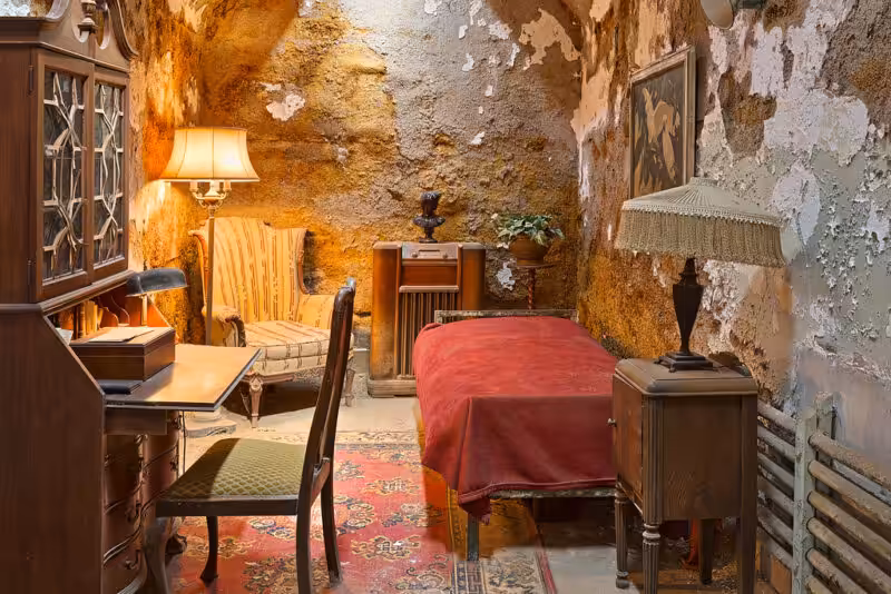 Al Capone’s Luxurious Prison Cell