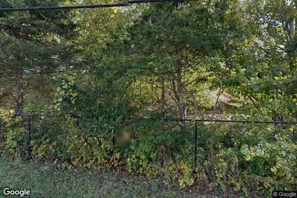 where is Farnsworth House located Streeview