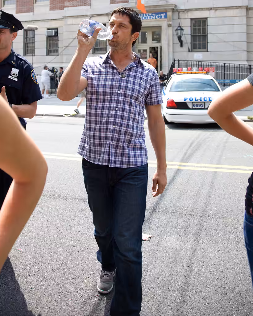 Gerard Butler on the set of 'The Bounty'