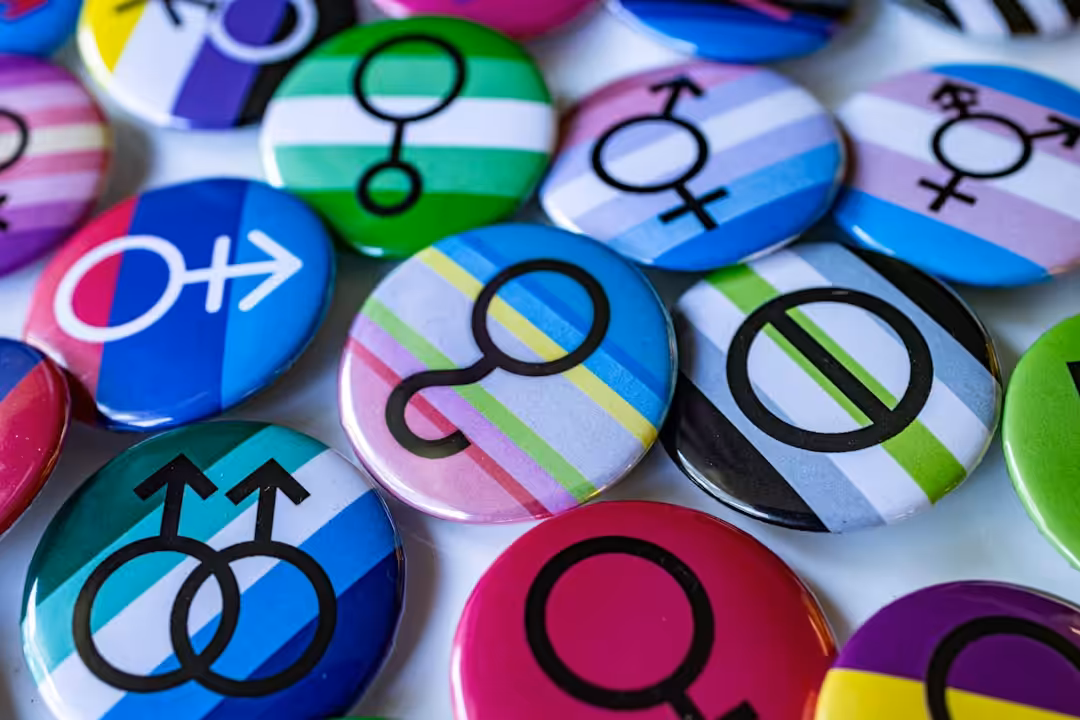 Gender buttons with gender symbols