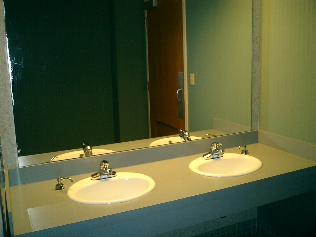 Modern bathroom layout