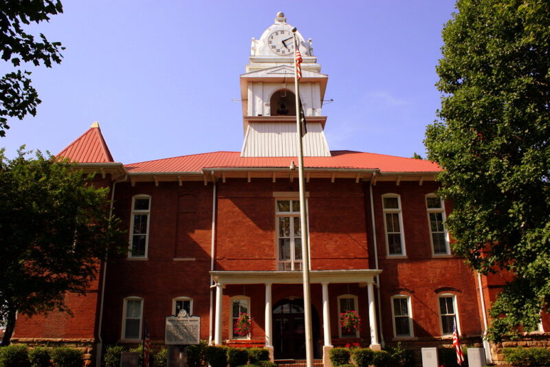 Front view of a Tennessee home with a dark standing-seam metal roof