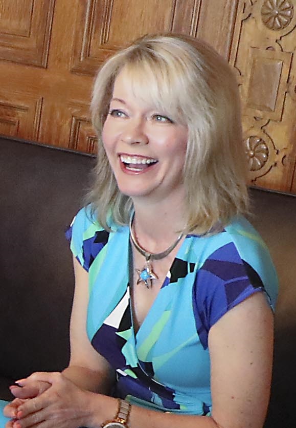 Candice Bergen - 2017 (cropped)