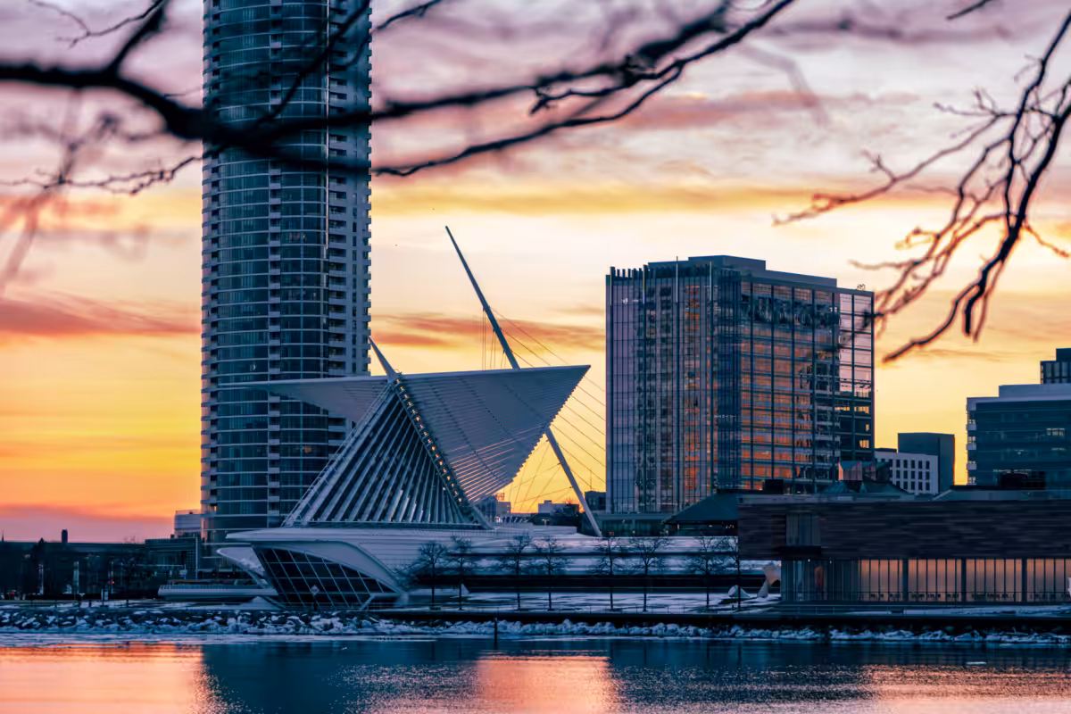 Beautiful sunset view of Milwaukee skyline featuring the iconic Art Museum